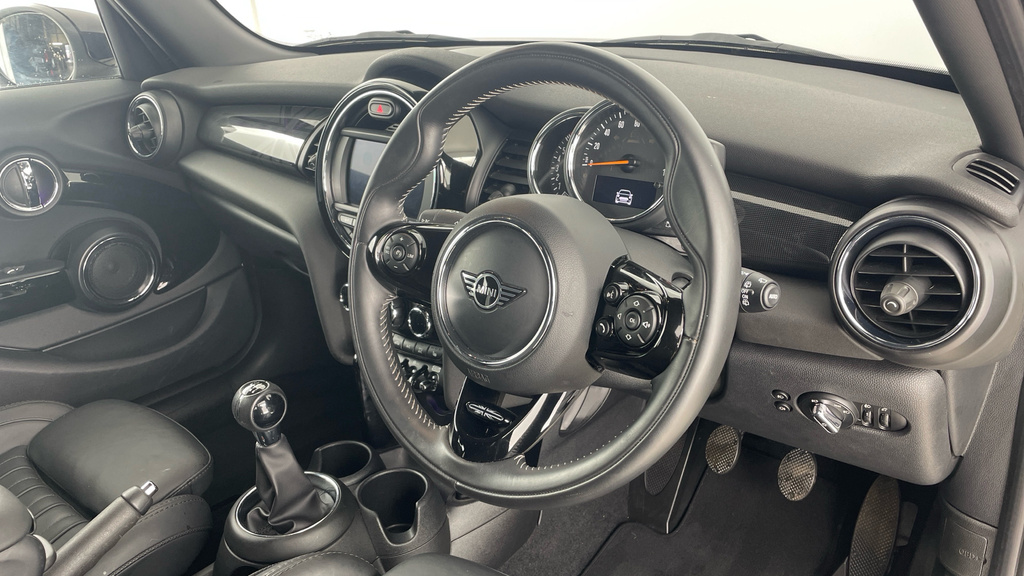 Mini Hatch Cooper Exclusive YH20HWL White #6