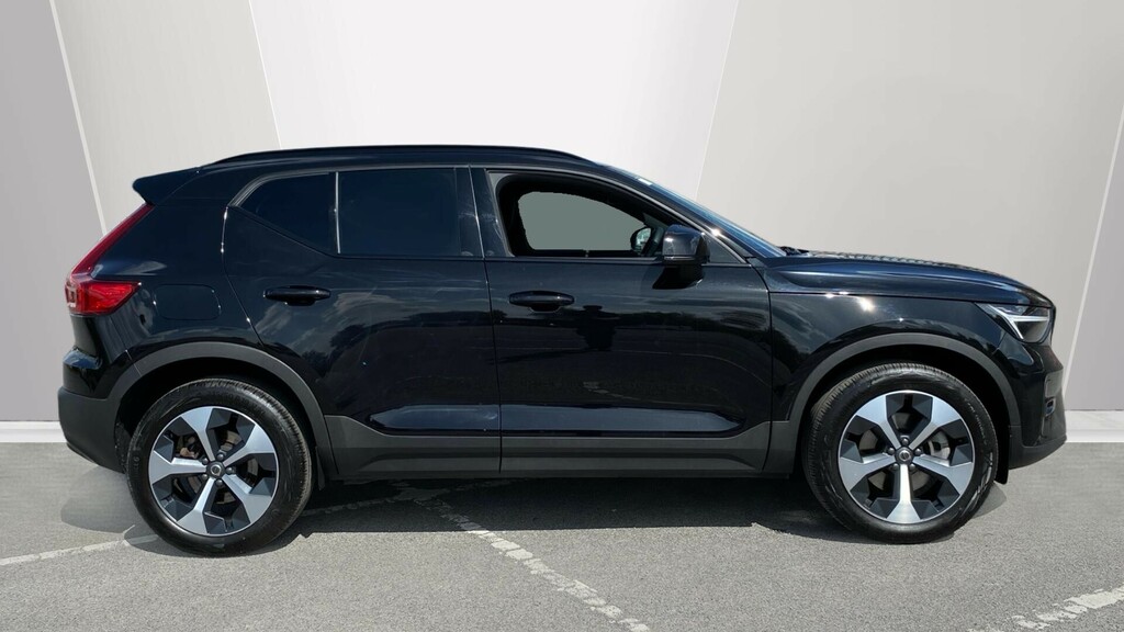 Volvo XC40 Plus Black #3