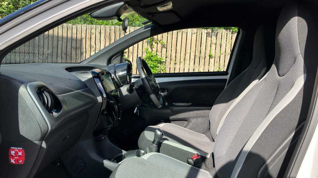 Toyota Aygo X X-trend White #5