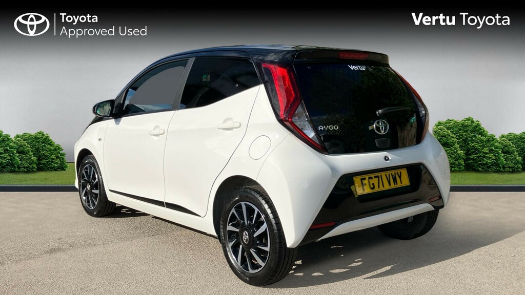 Toyota Aygo X X-trend White #4