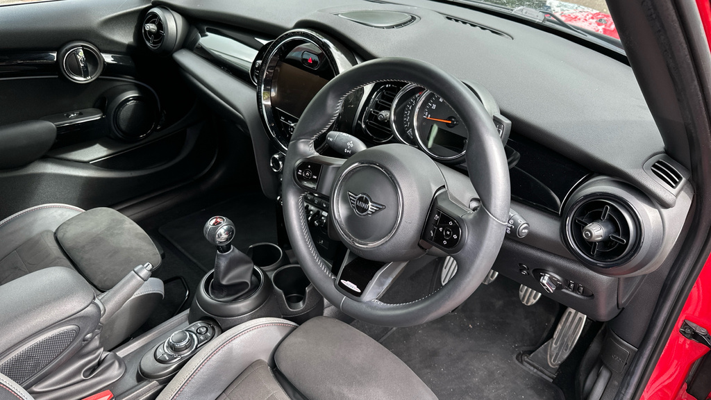 Mini Hatch Cooper Sport NV71CNO Red #6