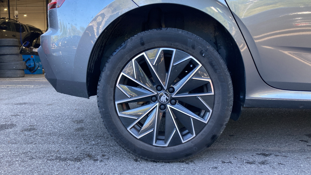 Skoda Kamiq Design Edition YB25HLO Grey #5