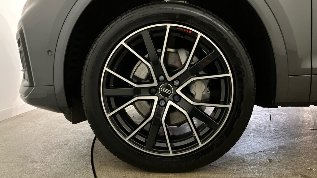 Audi Q5 Black Edition MM24YTE Grey #5
