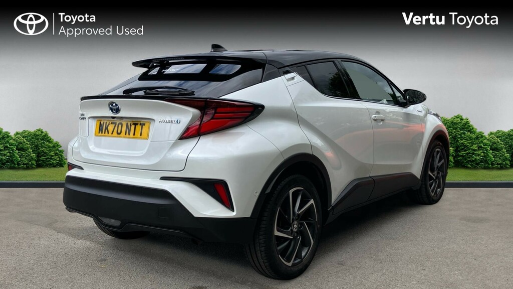 Toyota C-Hr Dynamic White #2