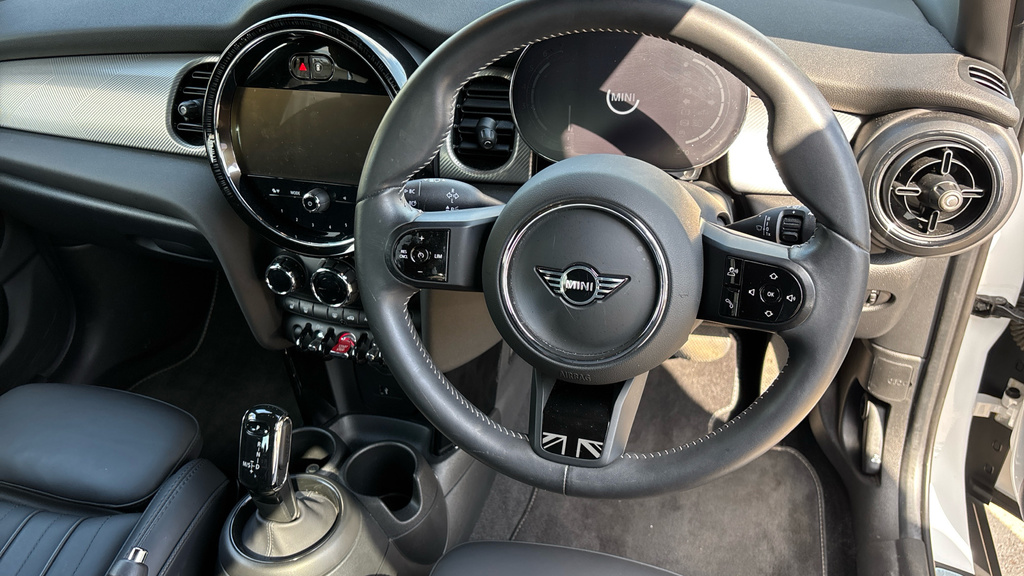 Mini Hatch Cooper Exclusive NY23JUT White #5