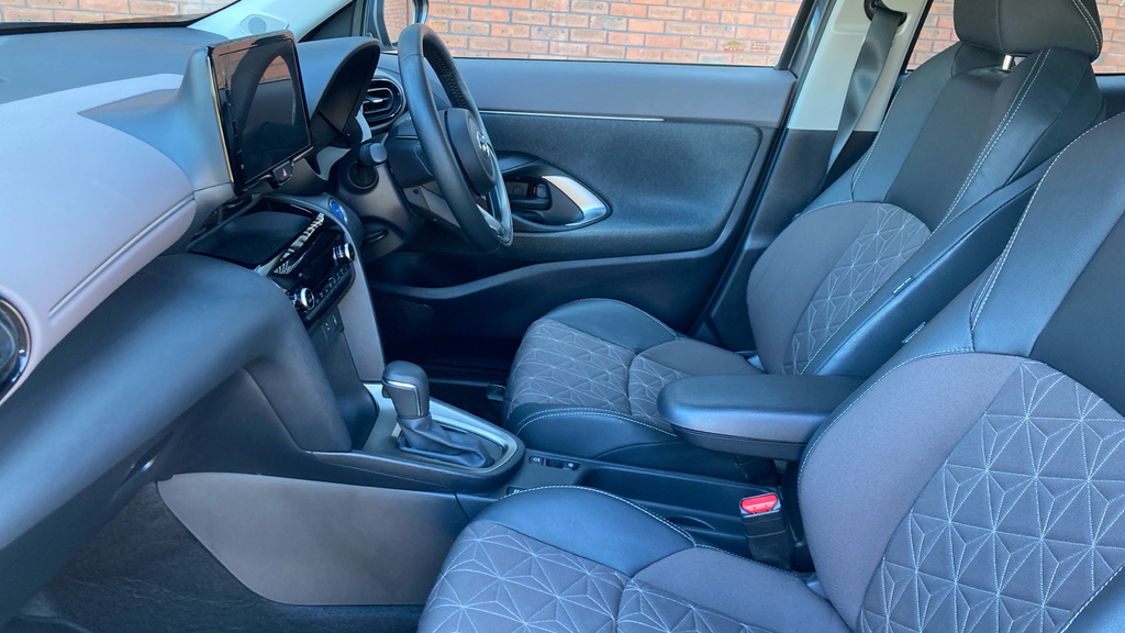 Toyota Yaris Cross Excel Grey #5