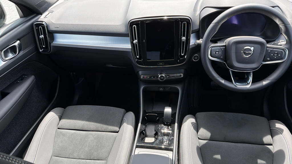 Volvo XC40 Plus CV26ESY Black #5