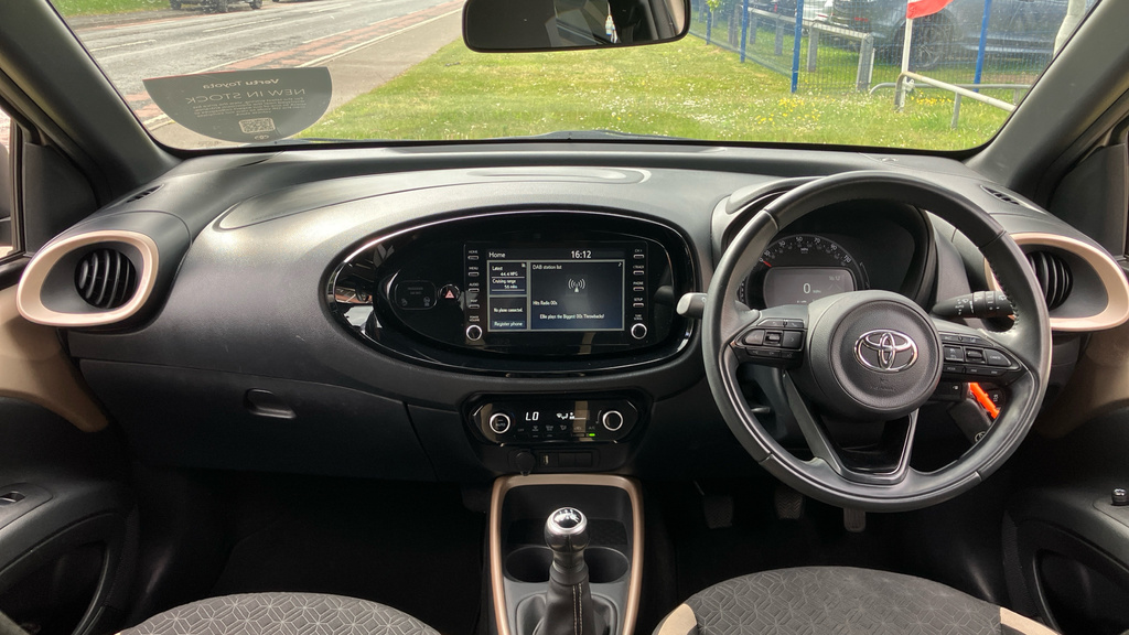 Toyota Aygo X Edge YGZ7401 Beige #6