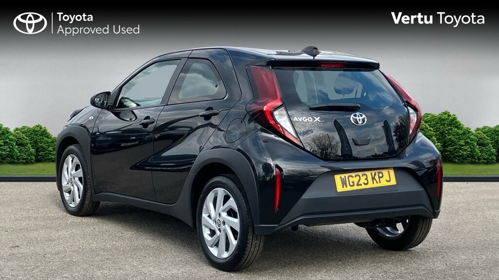Toyota Aygo X Pure Black #4