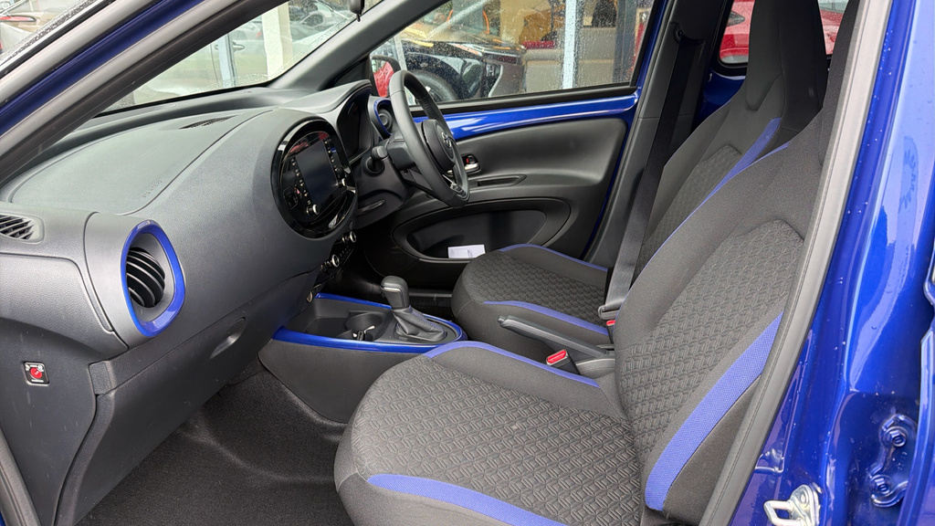 Toyota Aygo X Edge Blue #5