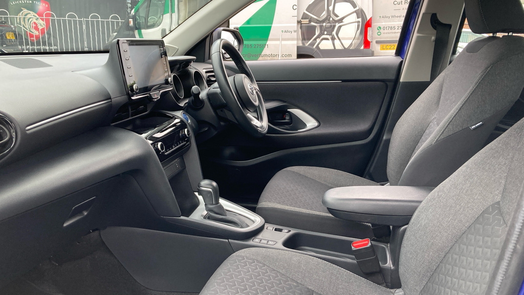 Toyota Yaris Cross Icon FL23DYV Blue #5