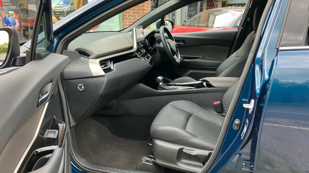 Toyota C-Hr Excel Blue #5