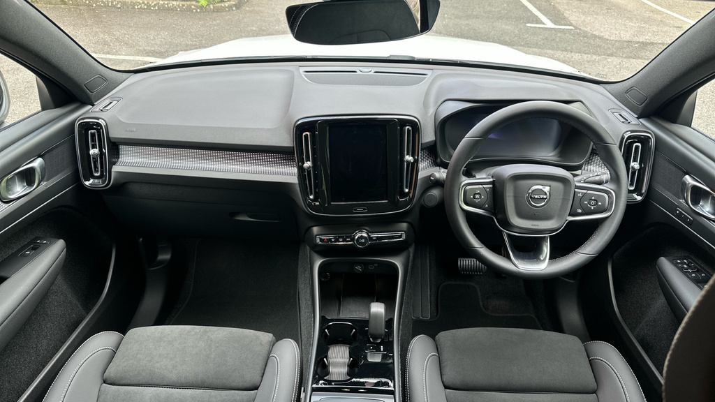 Volvo EX40 Plus White #5