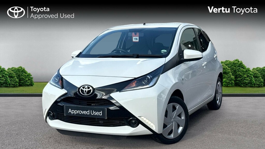 Toyota Aygo X X-play White #3
