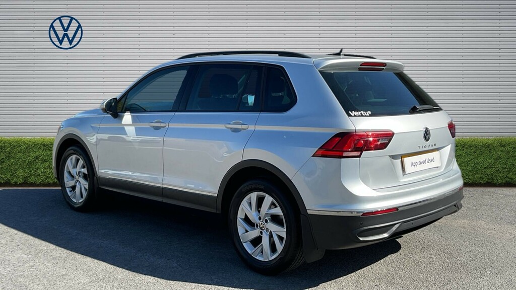 Volkswagen Tiguan Life Silver #3