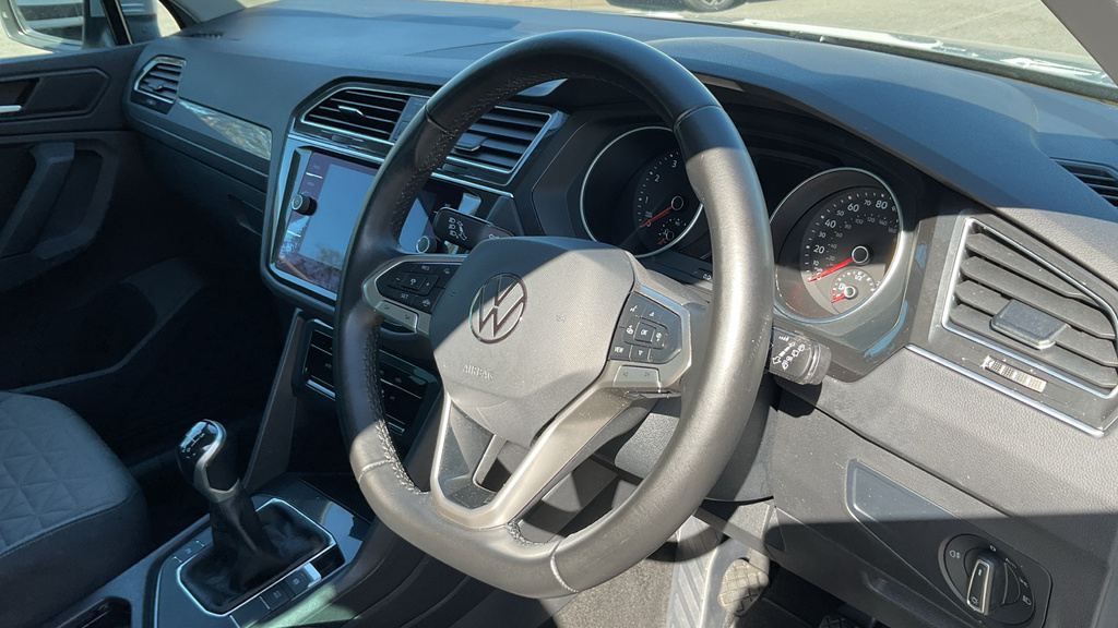Volkswagen Tiguan Life Silver #6