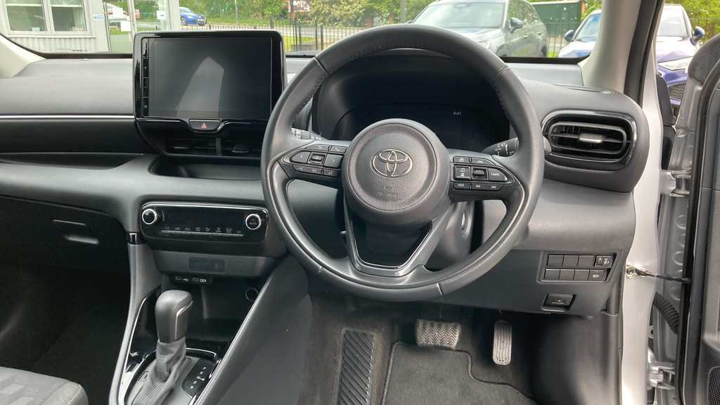 Toyota Yaris Design VU24JXG Silver #6