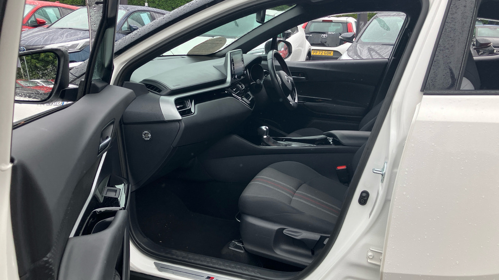 Toyota C-Hr Gr Sport YS71DHJ White #5
