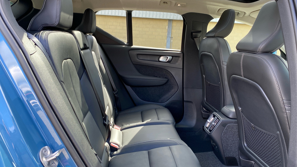 Volvo XC40 Ultra Blue #6