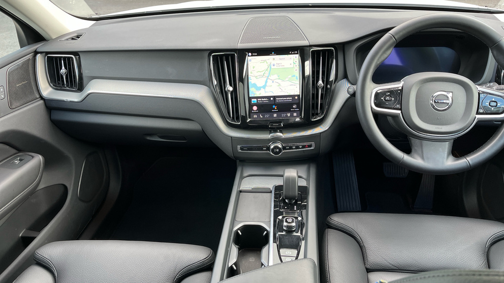 Volvo XC60 Plus White #5