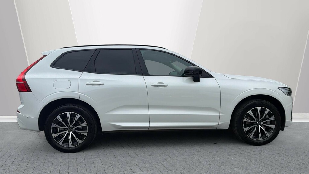 Volvo XC60 Plus White #3