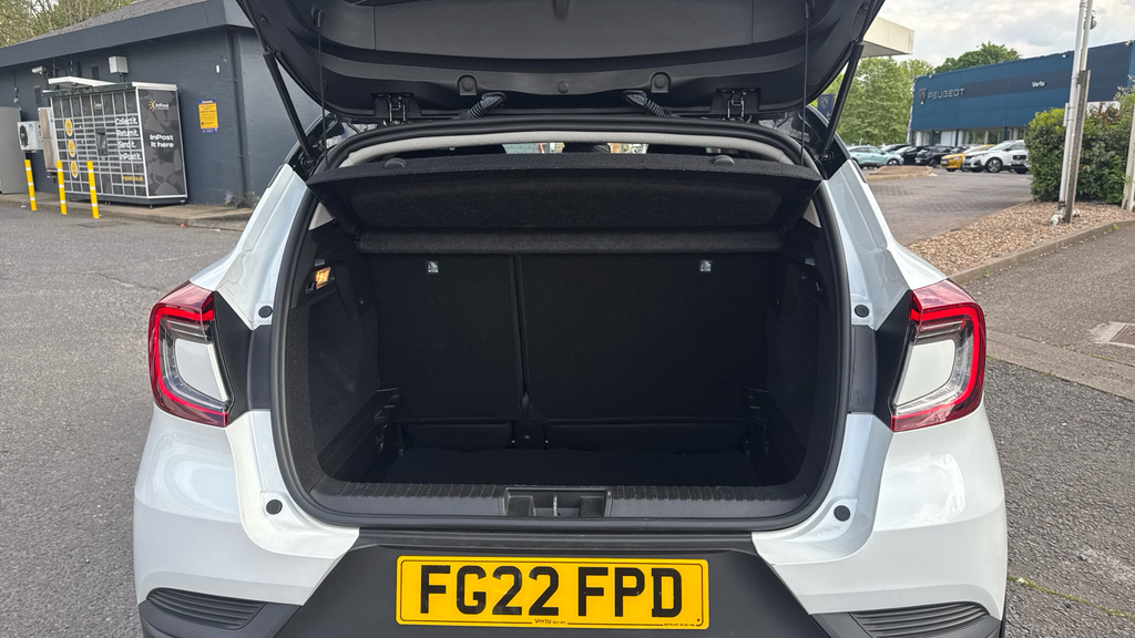 Renault Captur Limited White #4