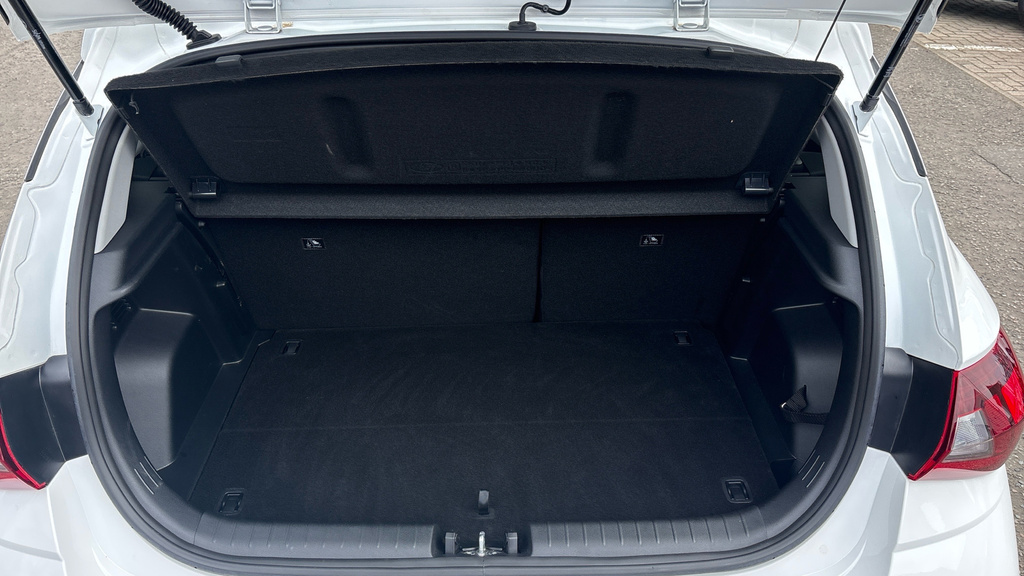 Hyundai I20 Premium White #4