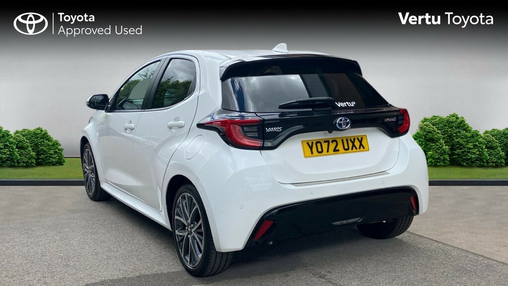 Toyota Yaris Excel YO72UXX White #4
