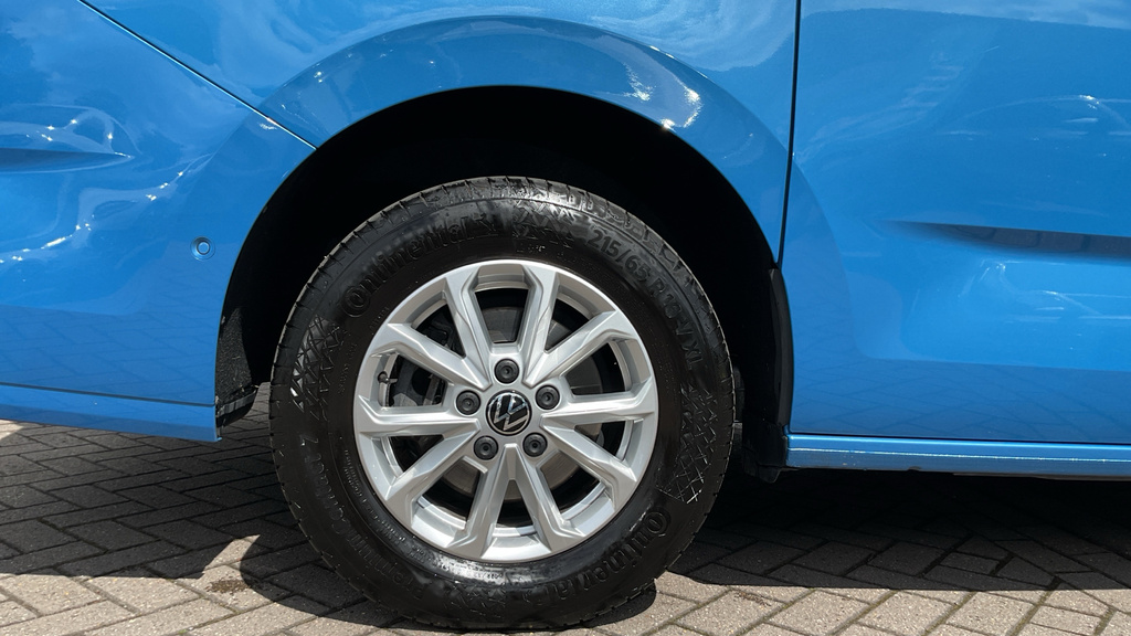 Volkswagen Multivan Life Blue #6