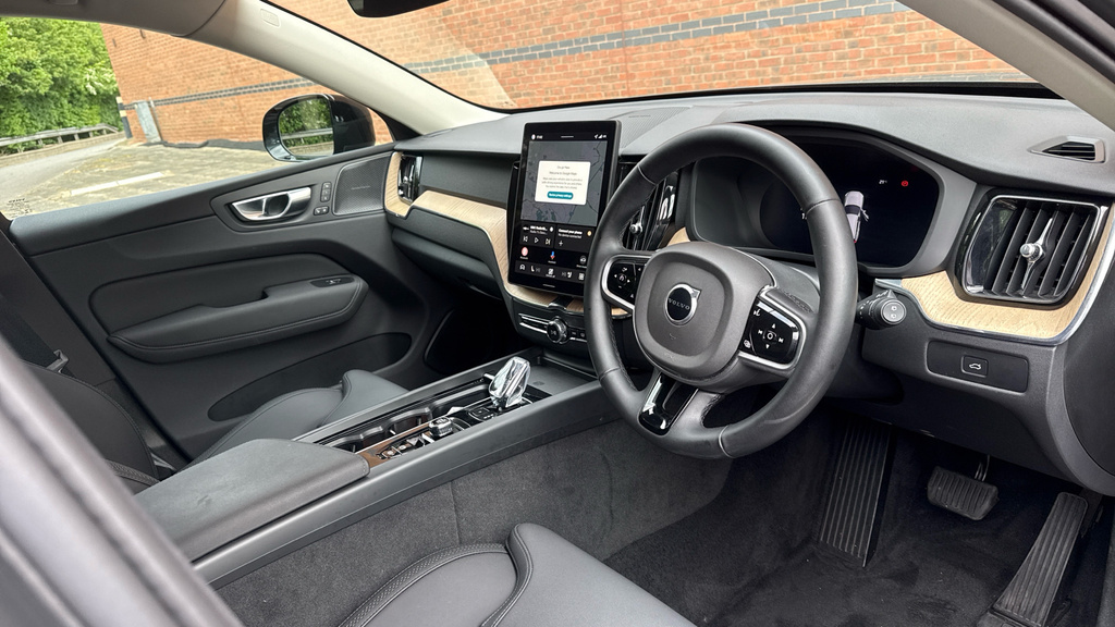 Volvo XC60 Plus Green #4