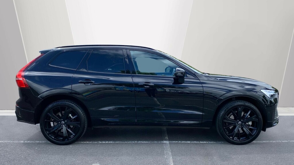 Volvo XC60 Plus Black Edition YB74KPF Black #3