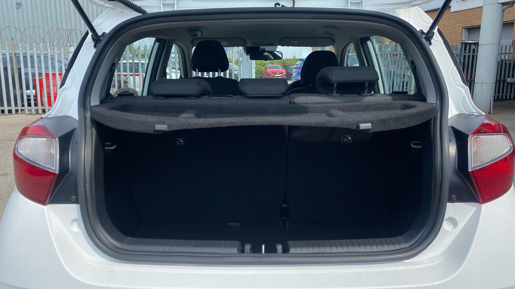 Hyundai I10 Se Connect DG23NFJ White #4