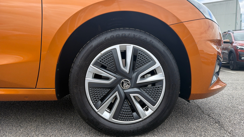 Skoda Fabia Se L FH23DDZ Orange #5