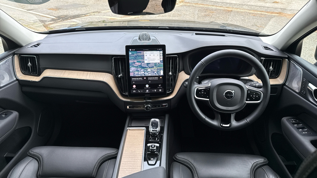 Volvo XC60 Ultra Black #5