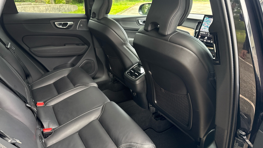 Volvo XC60 Ultra Black #6