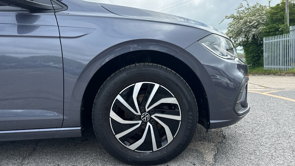 Volkswagen Polo Life FV22UAM Grey #5