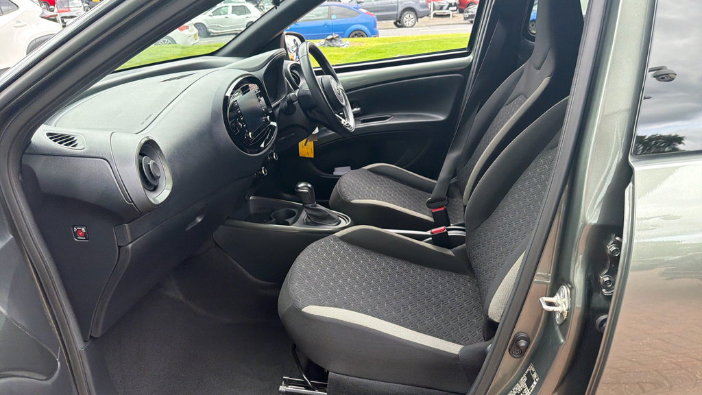 Toyota Aygo X Edge Green #5