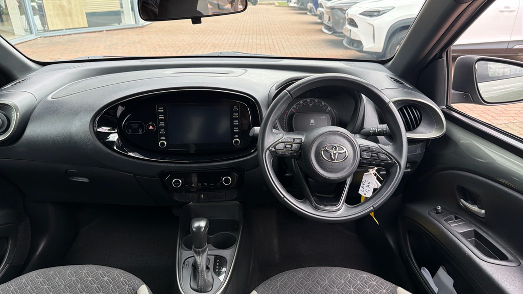 Toyota Aygo X Edge Green #6