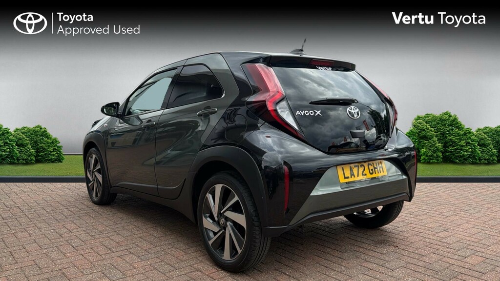 Toyota Aygo X Edge Green #4