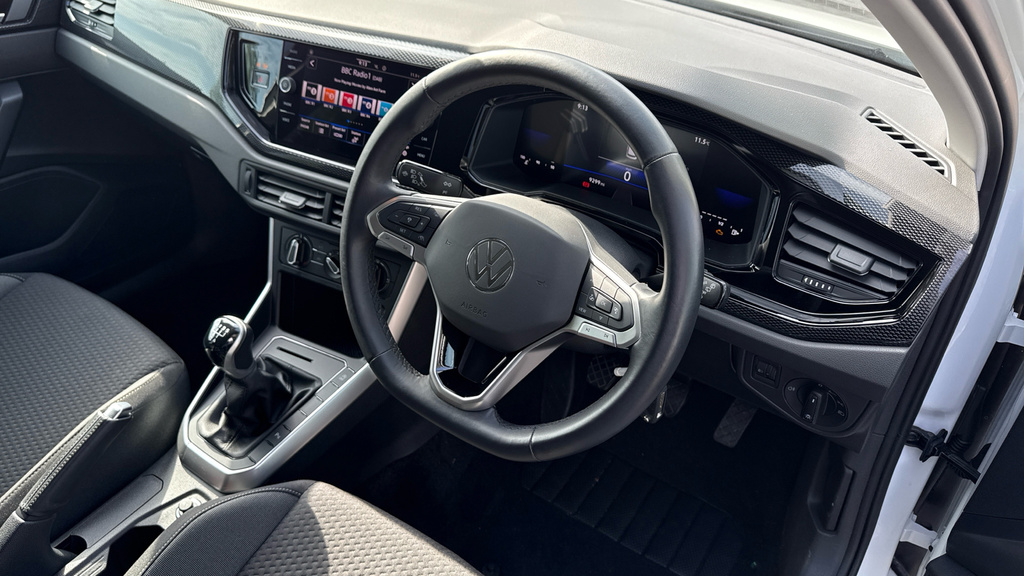 Volkswagen Polo Life White #6