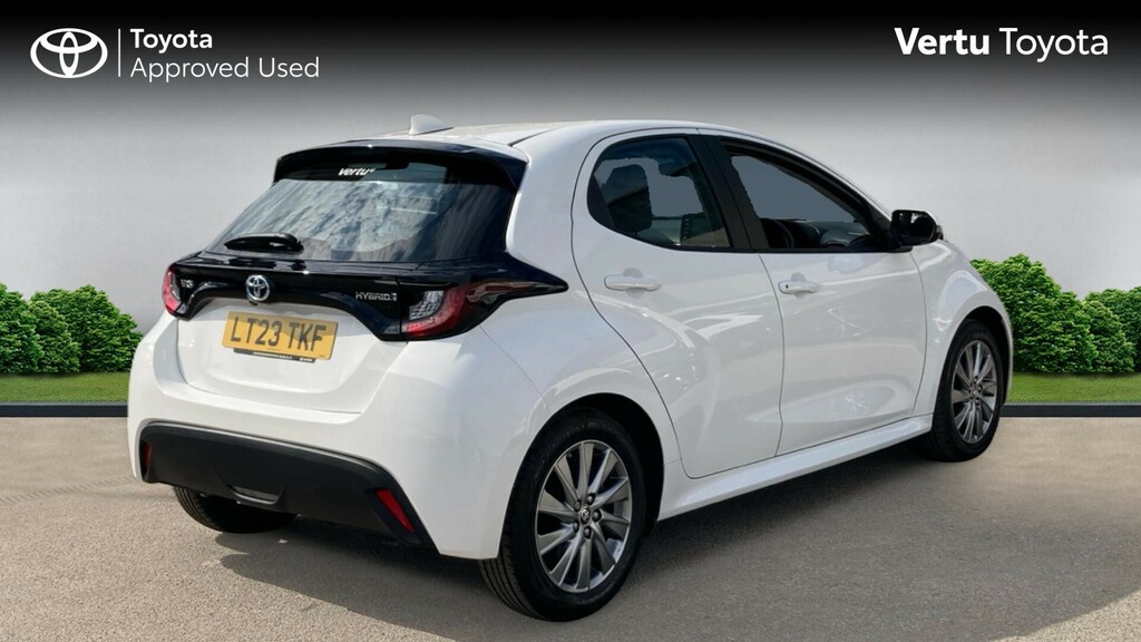 Toyota Yaris Icon LT23TKF White #2