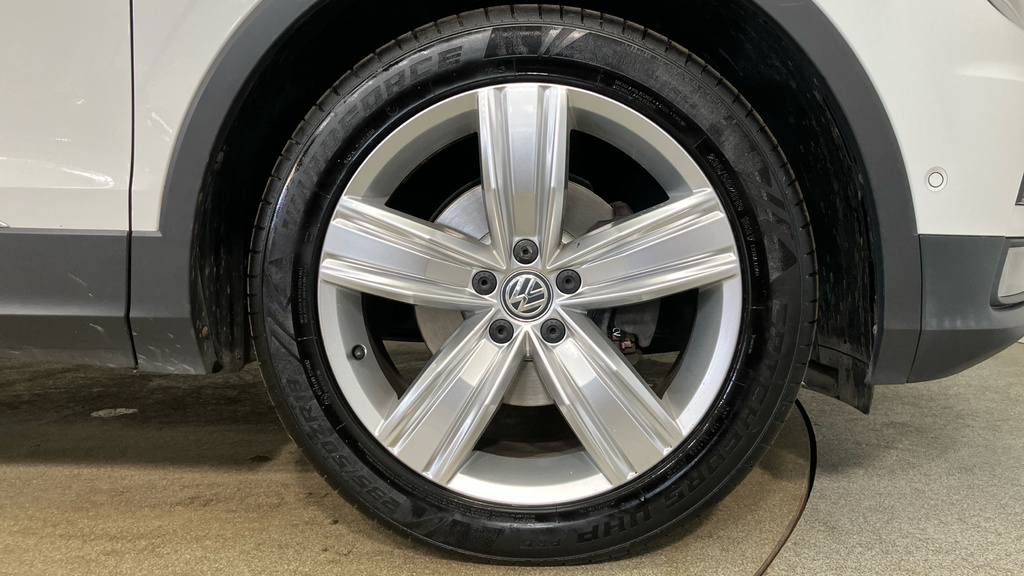 Volkswagen Tiguan Match AO20FDL White #5