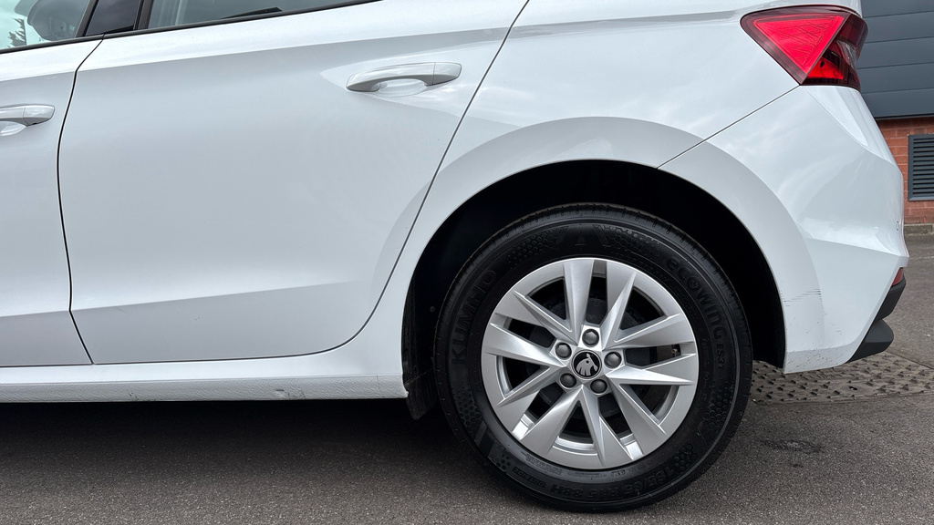 Skoda Fabia Se Edition GL25NPJ White #5