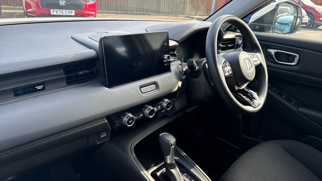 Honda Hr-V Elegance YE23PHO White #2