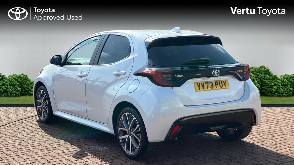 Toyota Yaris Excel YV73PUY White #4