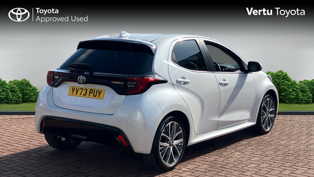 Toyota Yaris Excel YV73PUY White #2