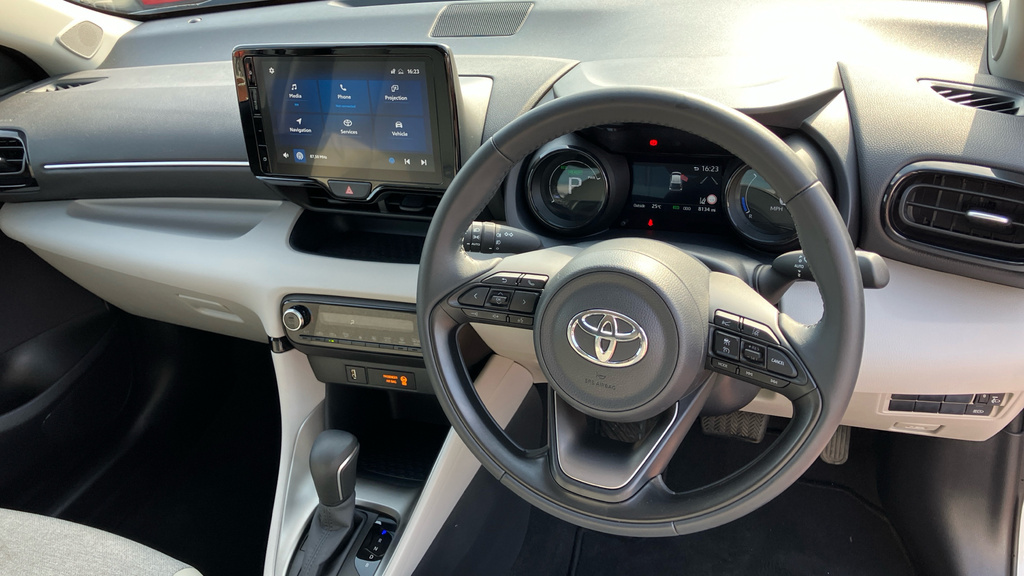 Toyota Yaris Excel YV73PUY White #6