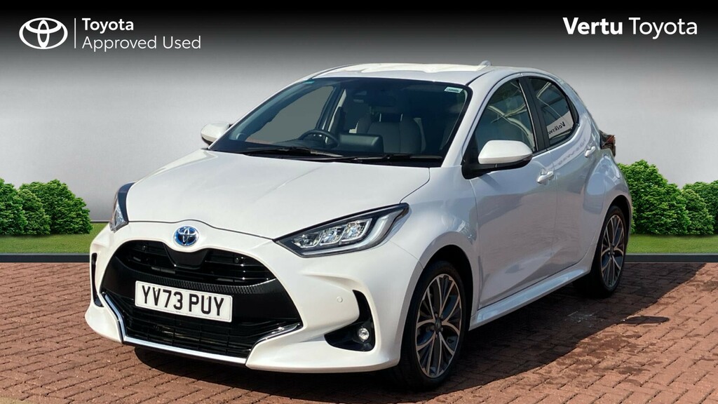 Toyota Yaris Excel YV73PUY White #3
