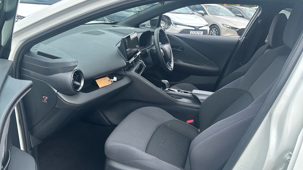 Toyota C-Hr Design FG25EYC White #5