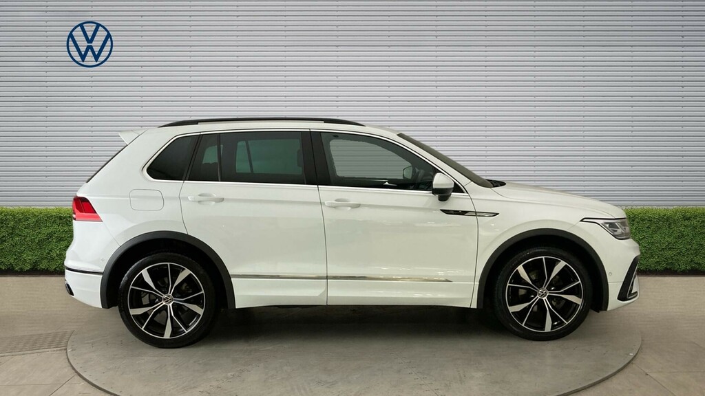 Volkswagen Tiguan R-line CE23GJV White #4
